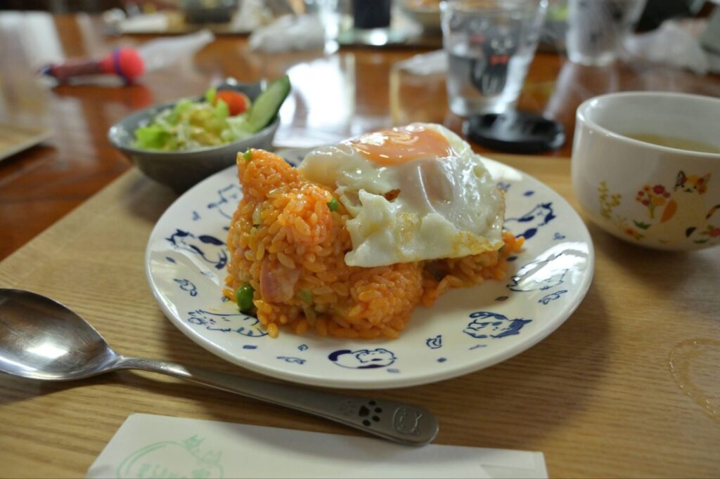そらまめの家のチキンライス（おむにゃいす）