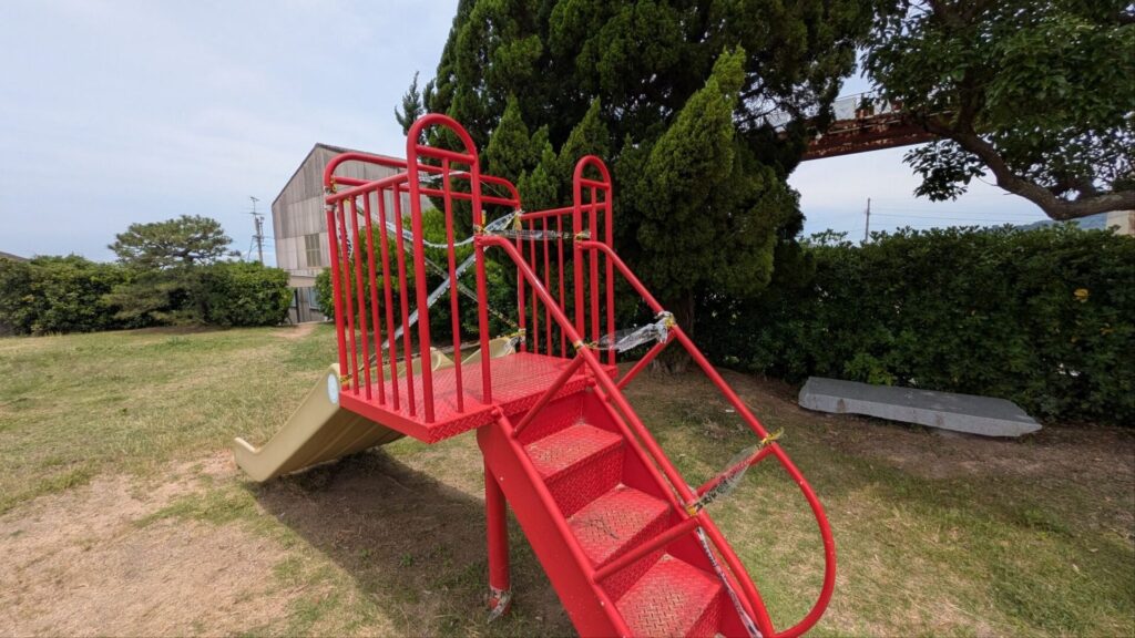 城岬公園、幼児用滑り台