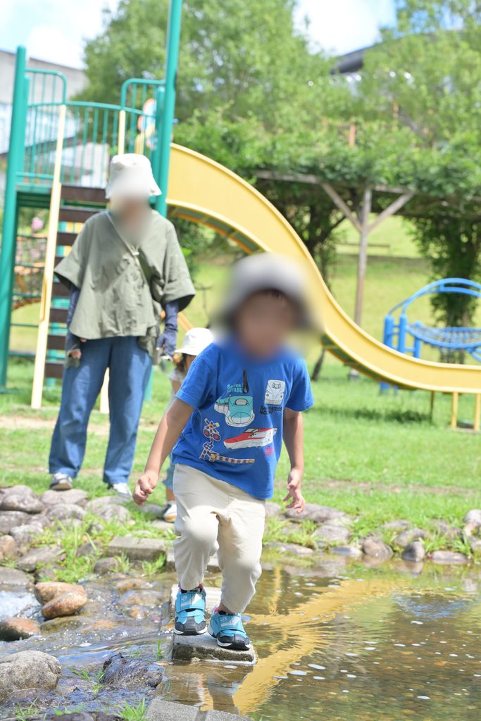 四万十緑林公園水場と子ども