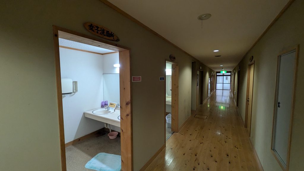 姫鶴荘共用トイレ