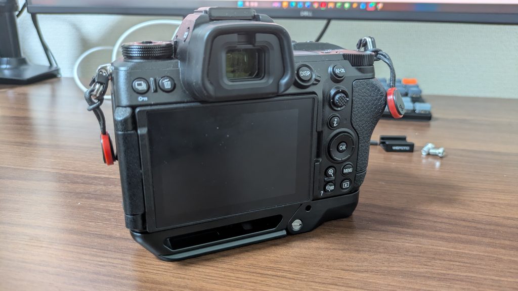 WEPOTOのグリップを装着したZ6III