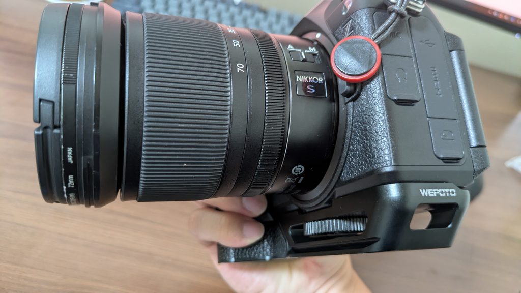 WEPOTOのグリップを装着したZ6III