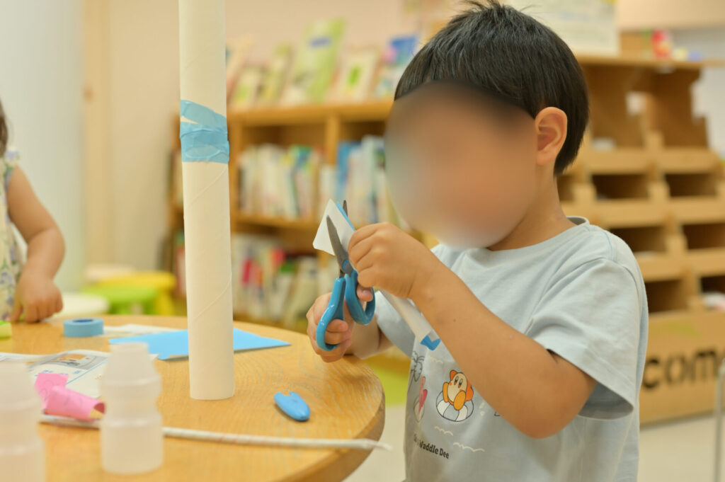 工作中の子ども